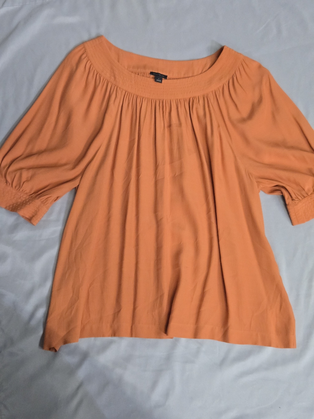 Ann Taylor Women’s Orange Solid Woven Viscose Scoop Neck Blouse  Top - Lg